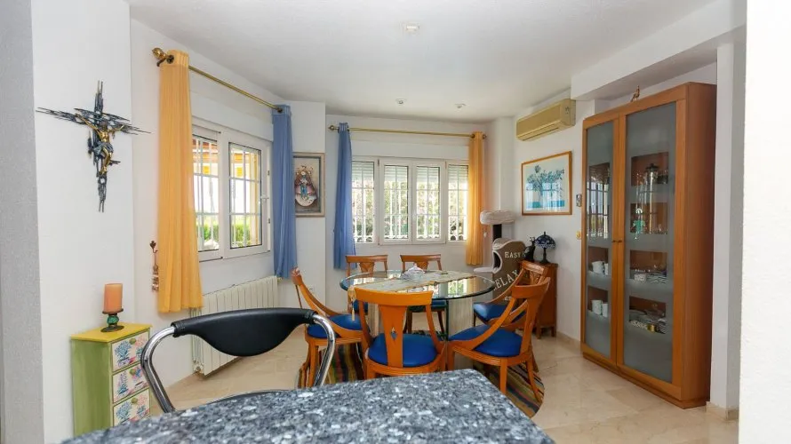 Villa de 194m² à Alicante, Spain No. 1360 № 22