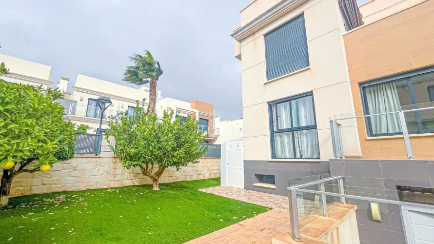 Villa de 5 chambres à La Zenia, Spain No. 1270 № 18