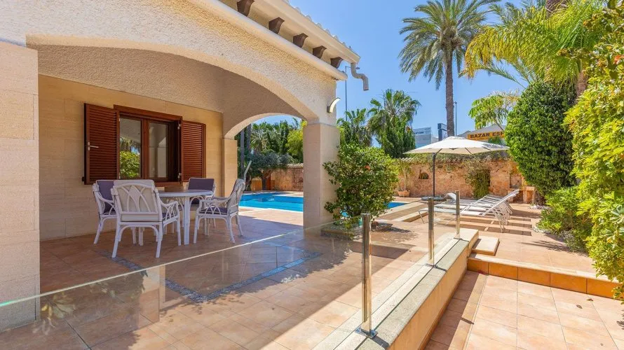 Villa de 4 chambres à Alicante, Spain No. 746 № 25
