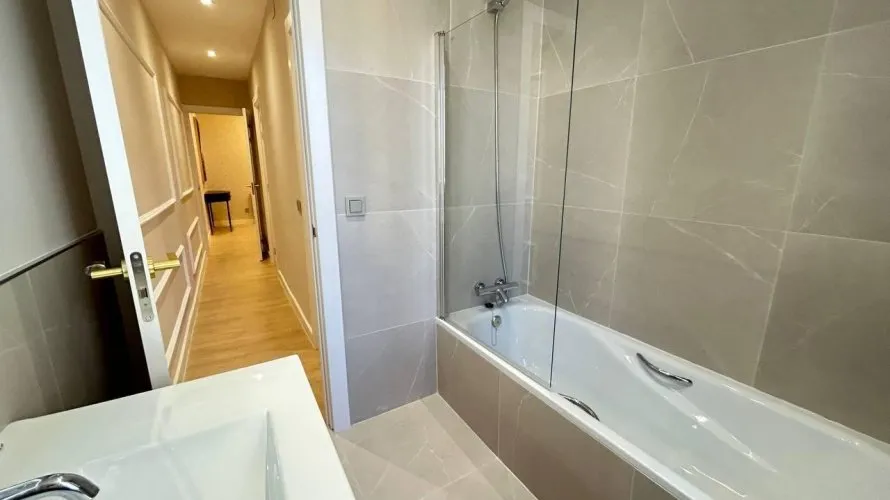 Apartment de 2 chambres à Madrid, Spain No. 1039 № 26