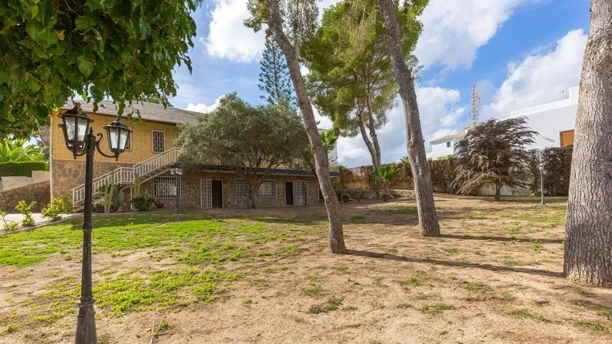 Villa de 5 chambres à Campoamor, Spain No. 1017 № 3