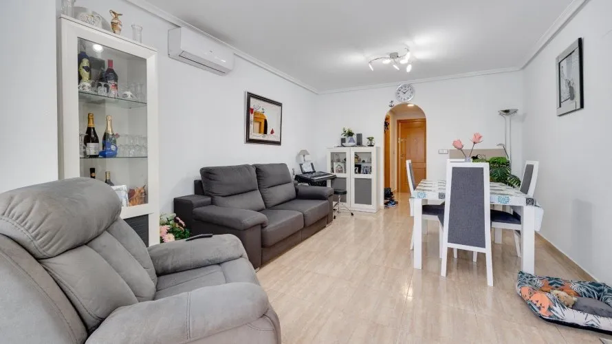 Apartment de 2 chambres à Torrevieja, Spain No. 1365 № 2