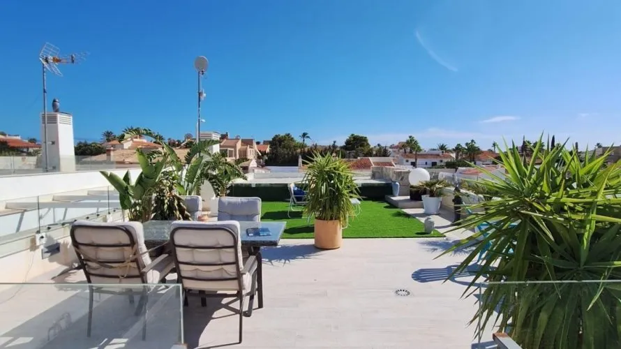 Villa de 106m² à Torrevieja, Spain No. 1284 № 10