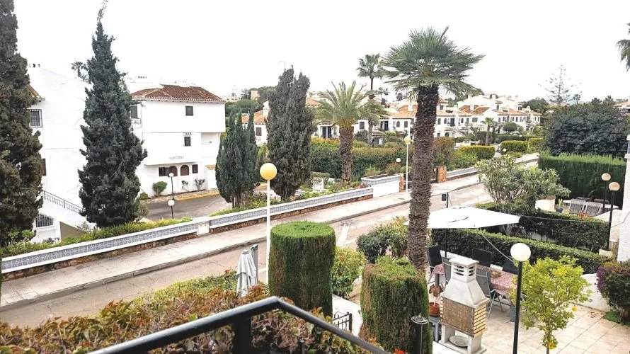 Duplex de 4 chambres à Cabo Roig, Spain No. 1188