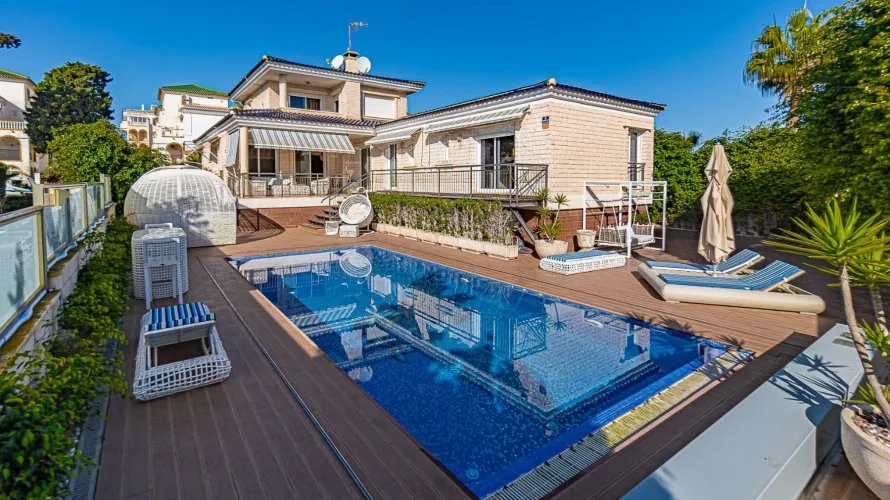 Villa de 370m² à La Mata, Spain No. 1061