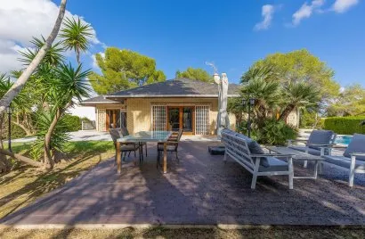Villa de 5 chambres à Campoamor, Spain No. 1017