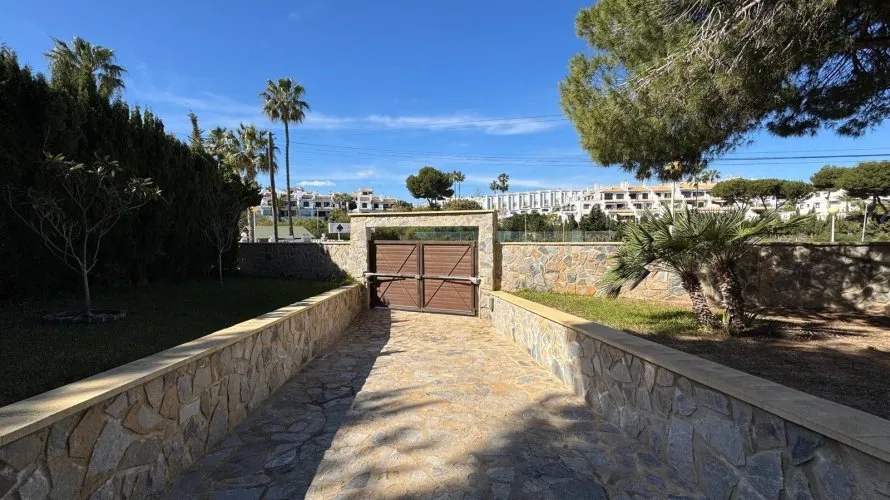 Villa de 3 chambres à Cabo Roig, Spain No. 106 № 4