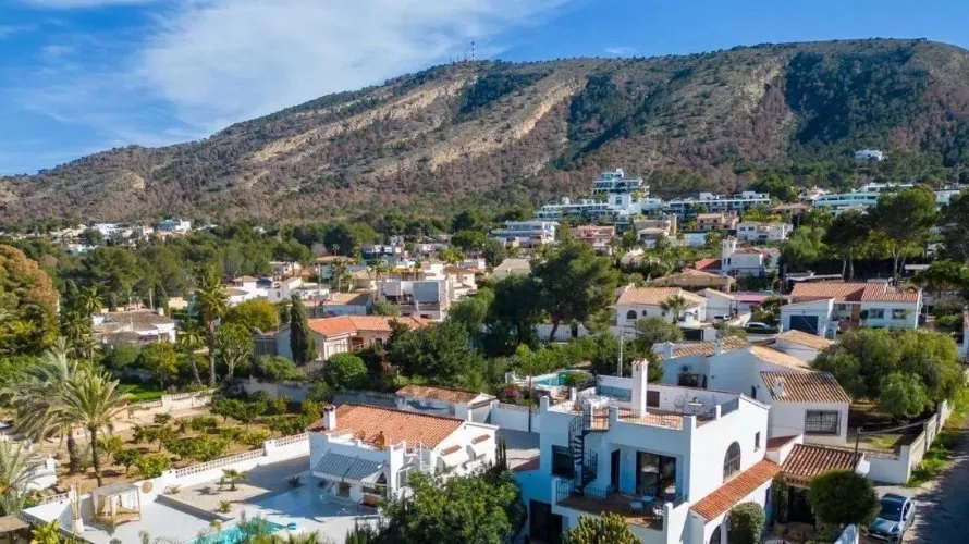 Villa de 4 chambres à Albir, Spain No. 817 № 3