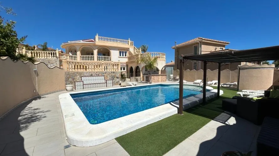 Villa de 5 chambres à Ciudad Quesada, Spain No. 1082 № 7