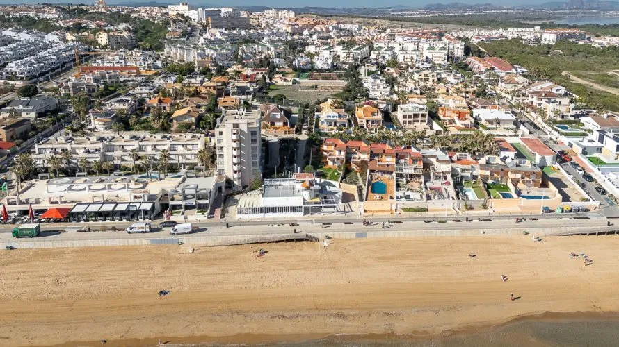 Villa de 370m² à La Mata, Spain No. 1061 № 3