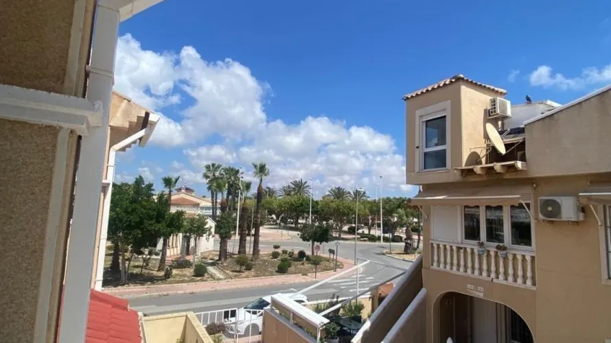 House de 3 chambres à Torrevieja, Spain No. 1135 № 8