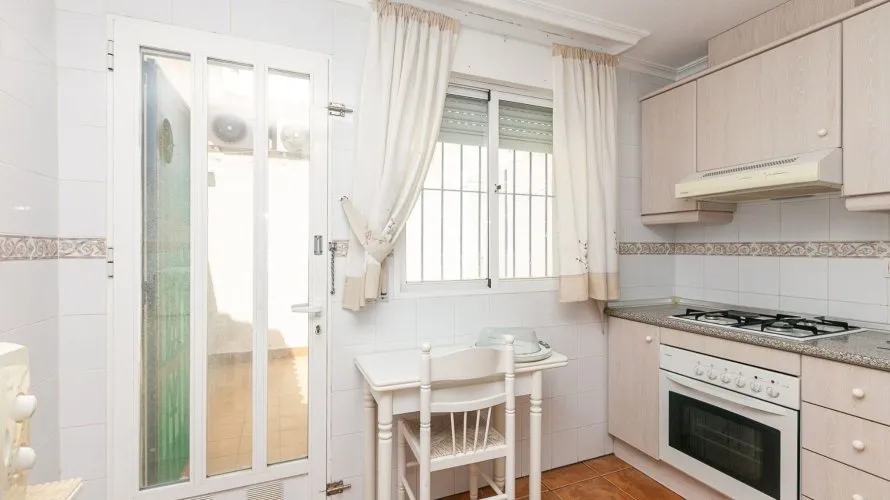House de 80m² à La Zenia, Spain No. 1359 № 16