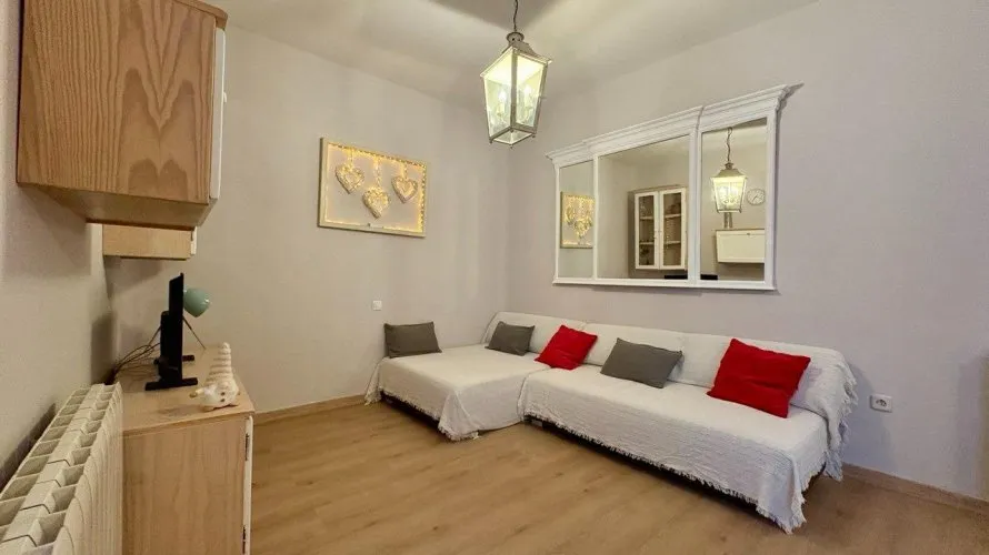 Apartment de 2 chambres à Madrid, Spain No. 1032