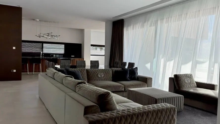 Villa de 691m² à Finestrat, Spain No. 710 № 10