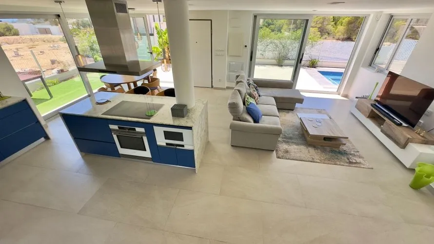 Villa de 3 chambres à Finestrat, Spain No. 574 № 27