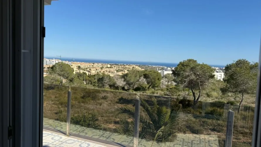 Villa de 4 chambres à Villamartin, Spain No. 1097 № 6