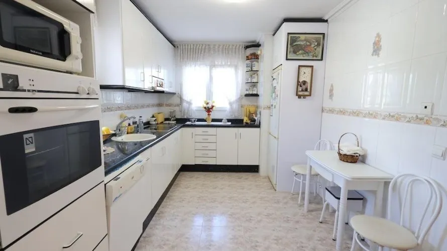 Apartment de 5 chambres à Alicante, Spain No. 926 № 3