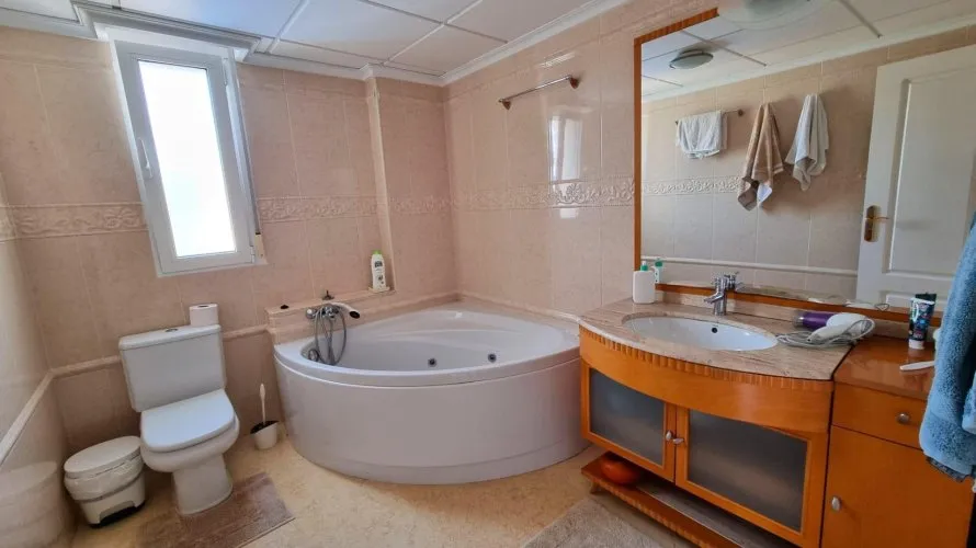 Villa de 239m² à Torrevieja, Spain No. 181 № 5