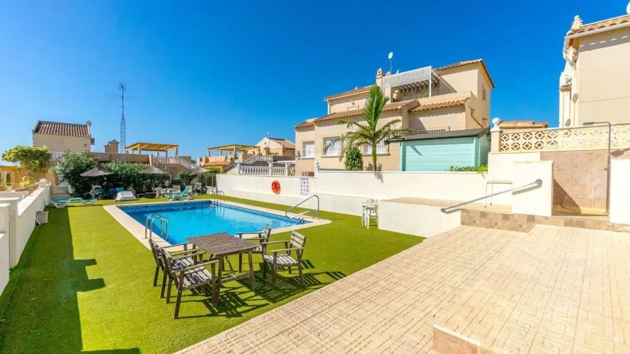 House de 105m² à Campoamor, Spain No. 957 № 5