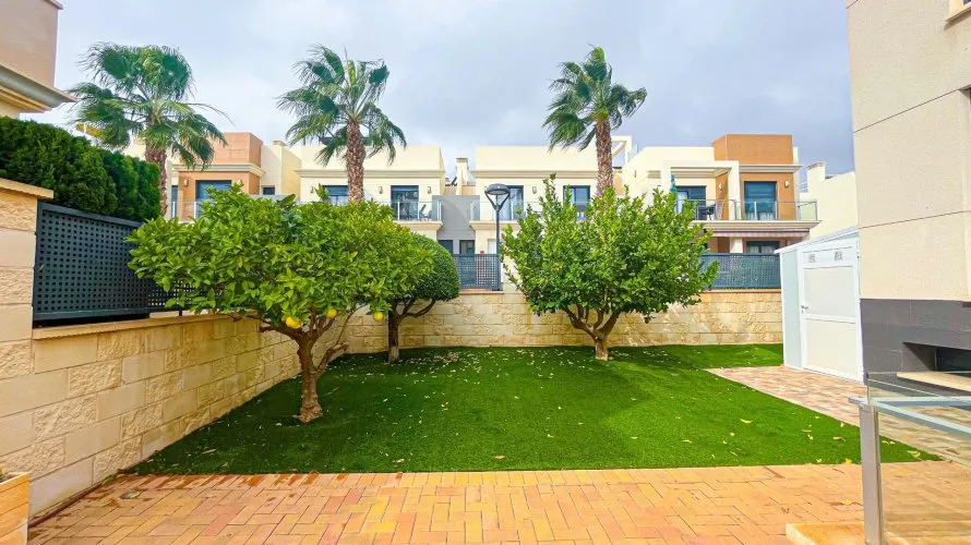 Villa de 5 chambres à La Zenia, Spain No. 1270 № 15
