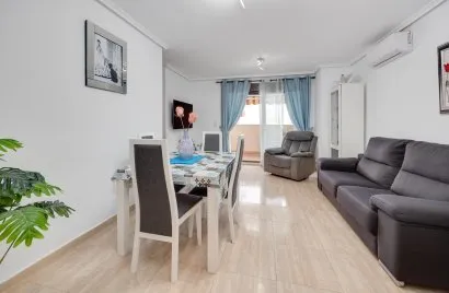 Apartment de 2 chambres à Torrevieja, Spain No. 1365