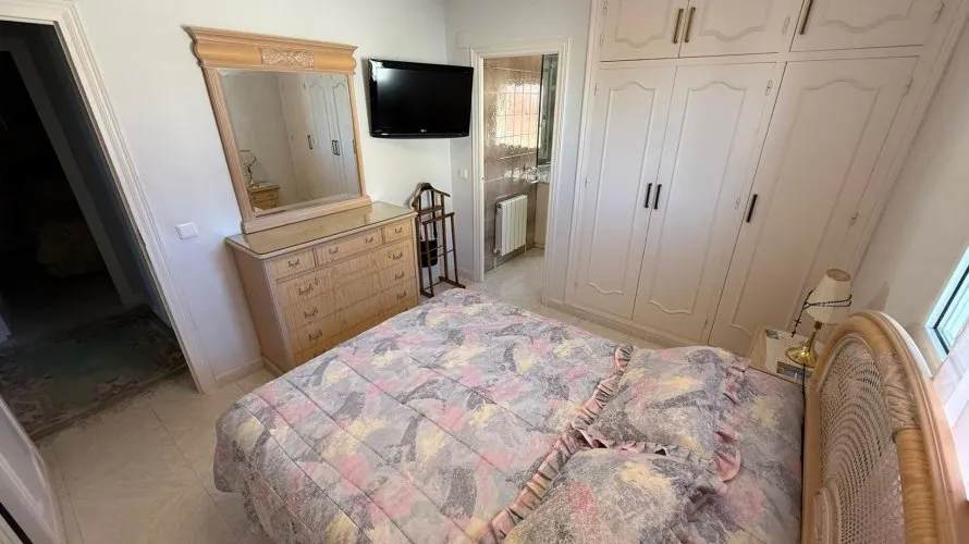 Villa de 4 chambres à Villamartin, Spain No. 1097 № 11