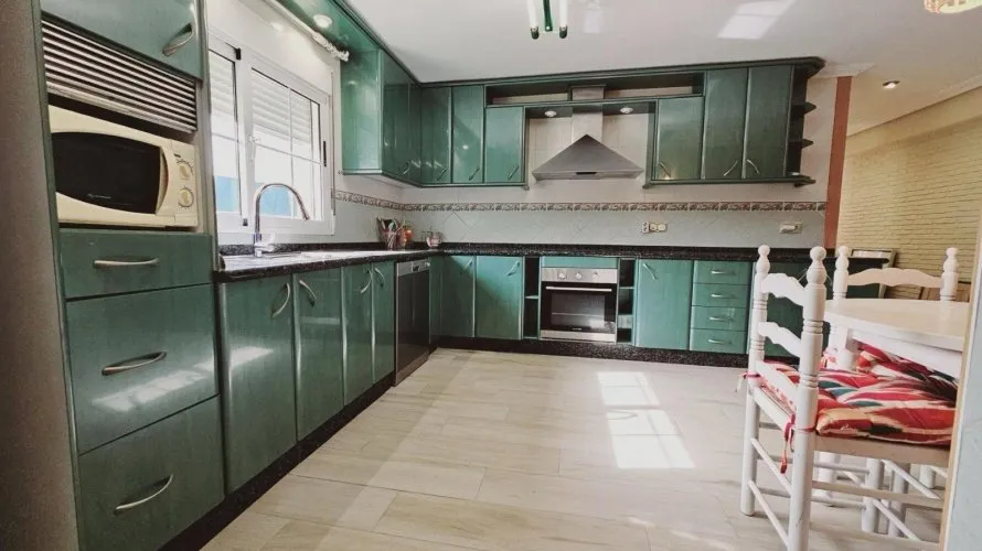 Villa de 5 chambres à Torrevieja, Spain No. 716 № 17