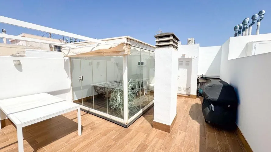 Penthouse de 2 chambres à Torrevieja, Spain No. 616