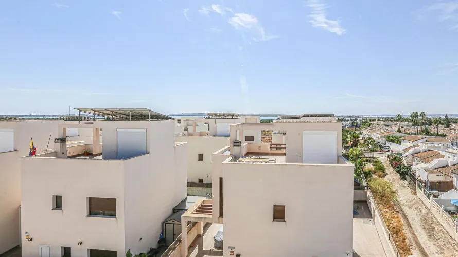 Villa de 101m² à Ciudad Quesada, Spain No. 1063