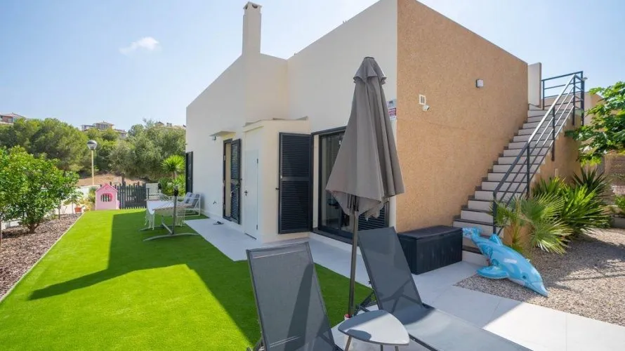 Villa de 3 chambres à La Zenia, Spain No. 797
