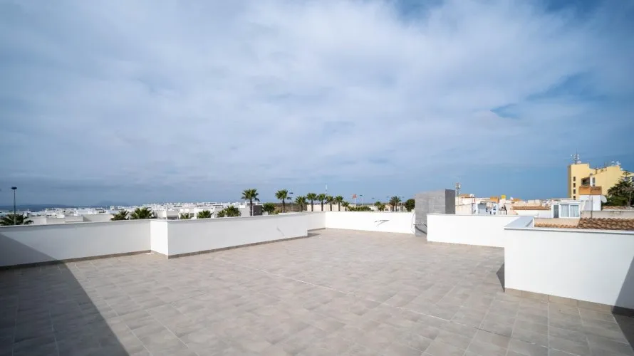 Villa de 3 chambres à Torrevieja, Spain No. 409 № 14