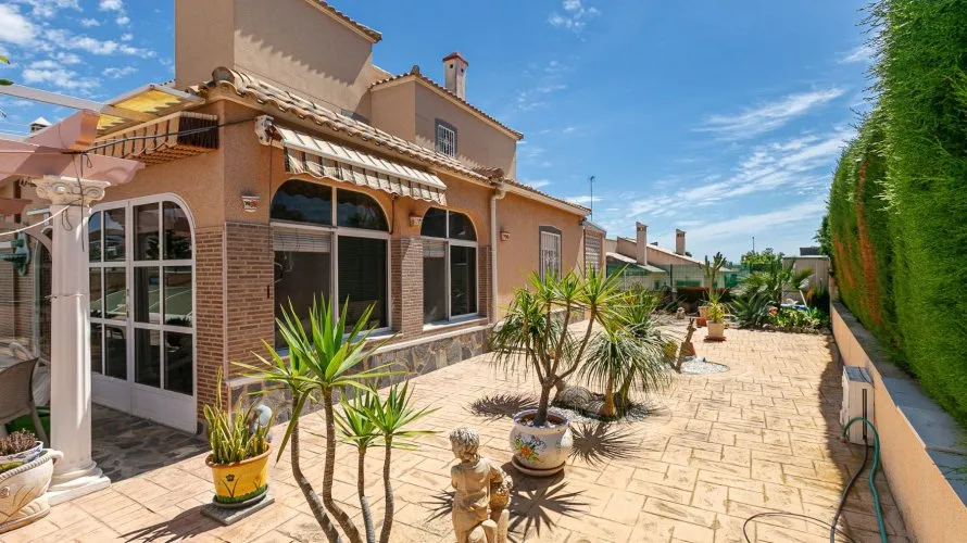 Villa de 158m² à Cabo Roig, Spain No. 1166 № 28