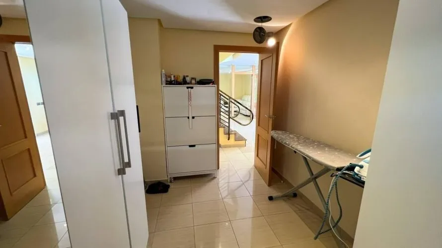 Apartment de 4 chambres à Manises, Spain No. 1312 № 9