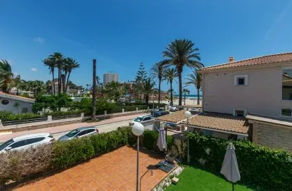 Villa de 293m² à La Zenia, Spain No. 1381