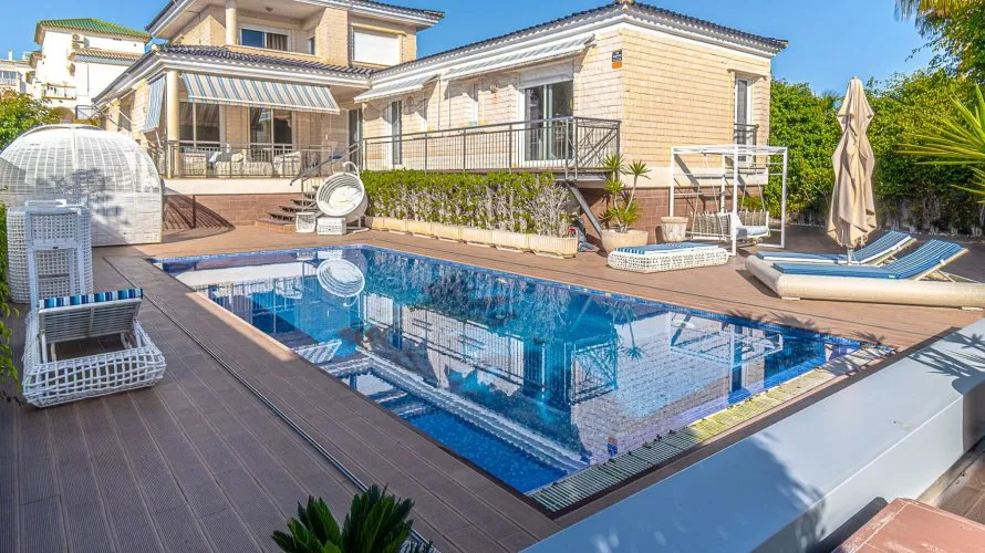 Villa de 370m² à La Mata, Spain No. 1061 № 1
