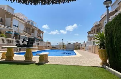 House de 3 chambres à Torrevieja, Spain No. 1135