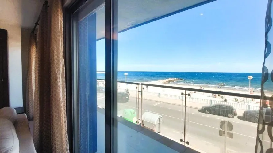 Apartment de 4 chambres à Torrevieja, Spain No. 561 № 2