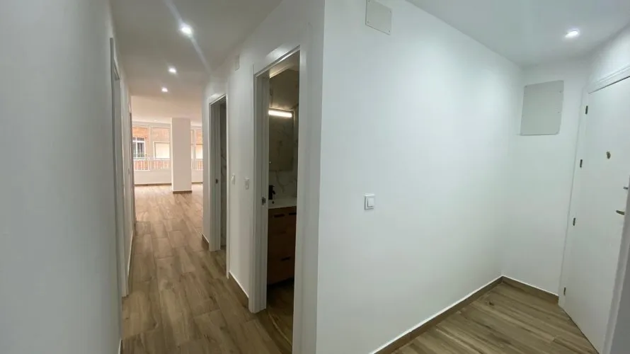 Apartment de 3 chambres à Torrevieja, Spain No. 135 № 3