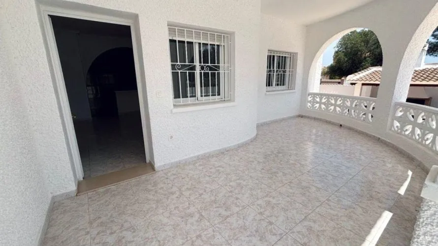 Villa de 3 chambres à Ciudad Quesada, Spain No. 819 № 10