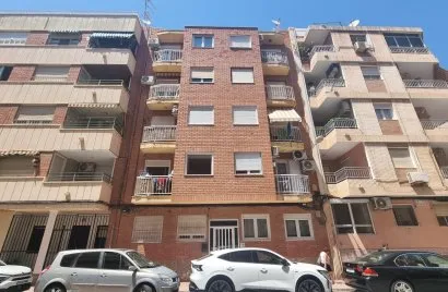 Apartment de 3 chambres à Torrevieja, Spain No. 763