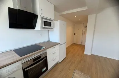 Apartment de 2 chambres à Madrid, Spain No. 908