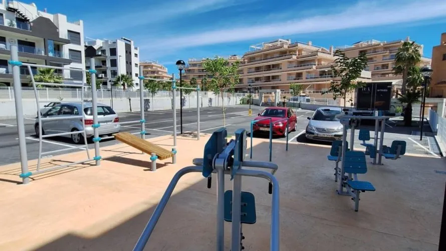 Apartment de 2 chambres à Villamartin, Spain No. 555 № 26