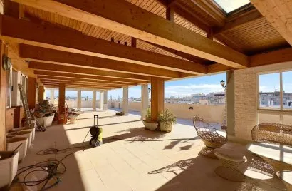 Penthouse de 2 chambres à Torrevieja, Spain No. 964