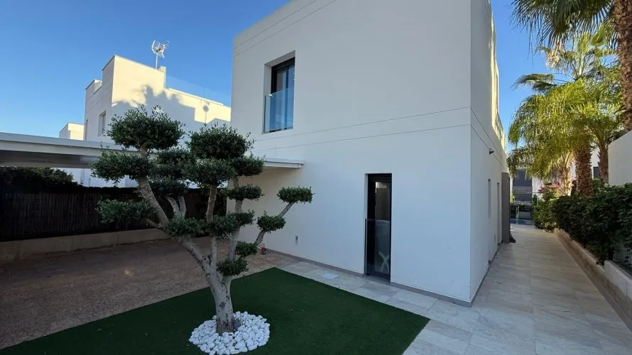 Villa de 3 chambres à Ciudad Quesada, Spain No. 901 № 13
