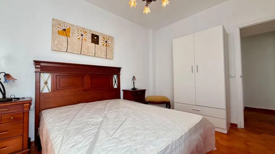 Apartment de 3 chambres à Alicante, Spain No. 2099