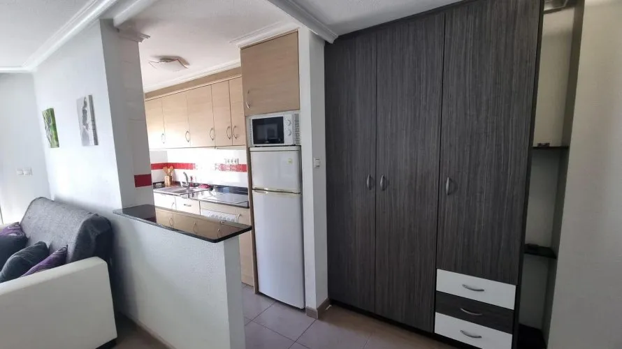 Apartment de 2 chambres à Torrevieja, Spain No. 2047 № 1