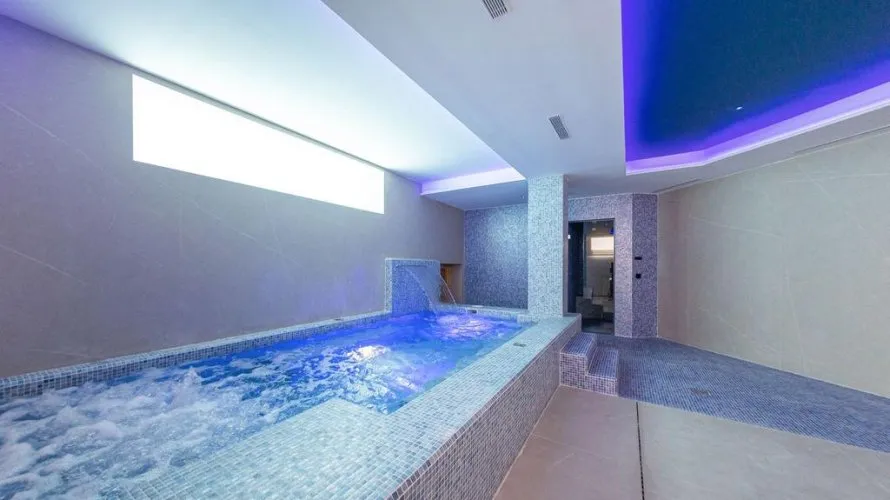 Villa de 4 chambres à Benidorm, Spain No. 2015 № 20
