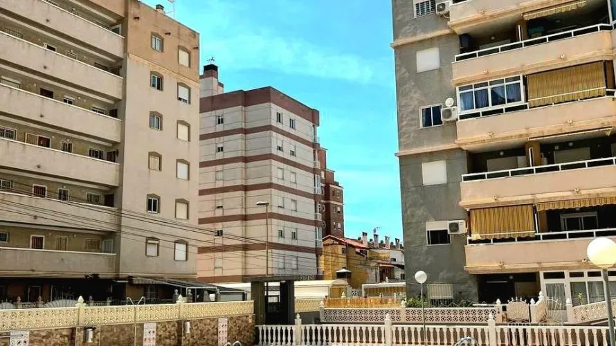 Apartment de 2 chambres à Torrevieja, Spain No. 2144 № 12