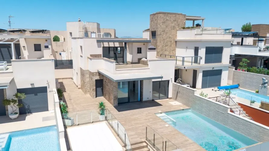 Villa de 210m² à San Miguel de Salinas, Spain No. 1968