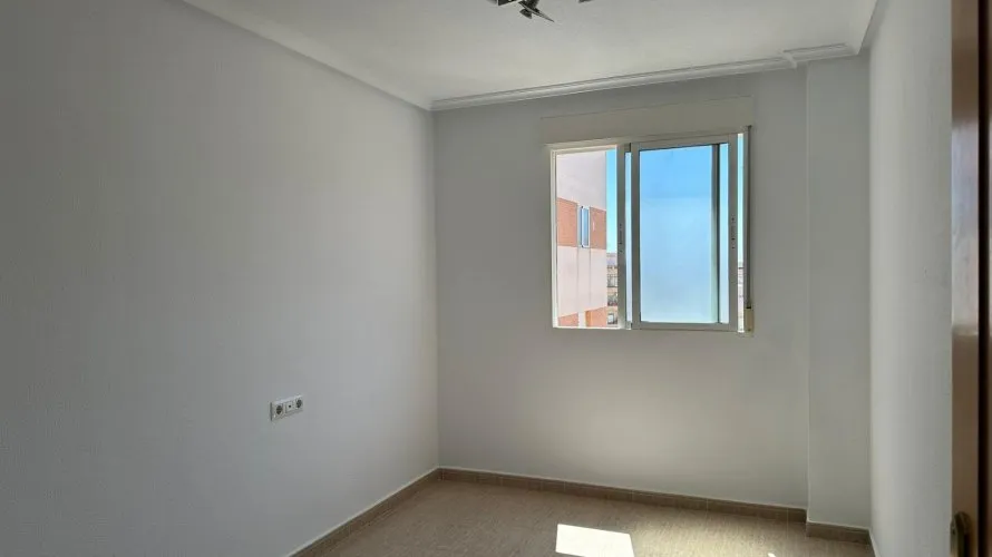 Apartment de 2 chambres à Torrevieja, Spain No. 2189 № 1